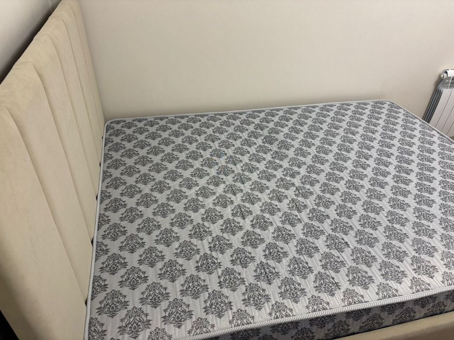 Продам кровать новую двухсралтную. Цвет бежевый. Матрас ортопед. Ящики