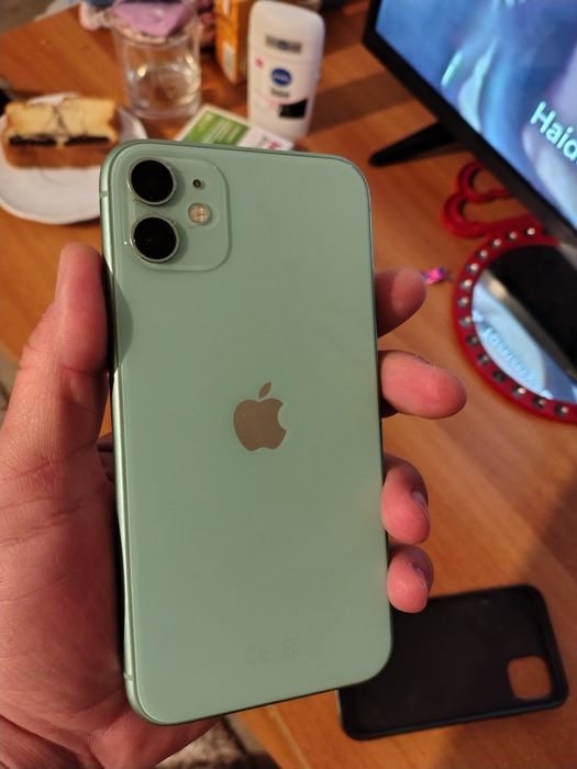 Vând iPhone 11 /64gb