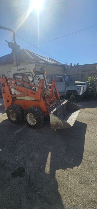 Bobcat мини челен товарач
