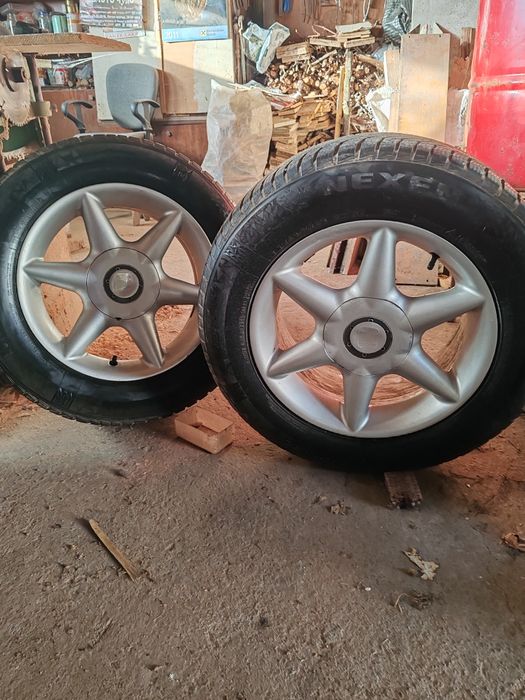 Продавам  4бр.алум.джанти с много добри зимни гуми  R16  5х114"3