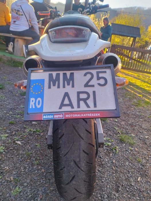 Vând Ducati monster 600 din 2001