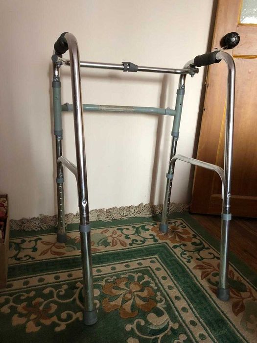 Ходунки, в состоянии новых.