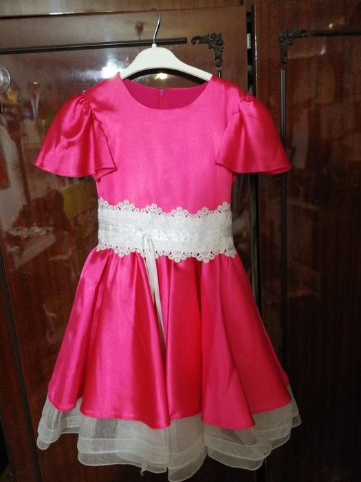 Продам платье на девочку
