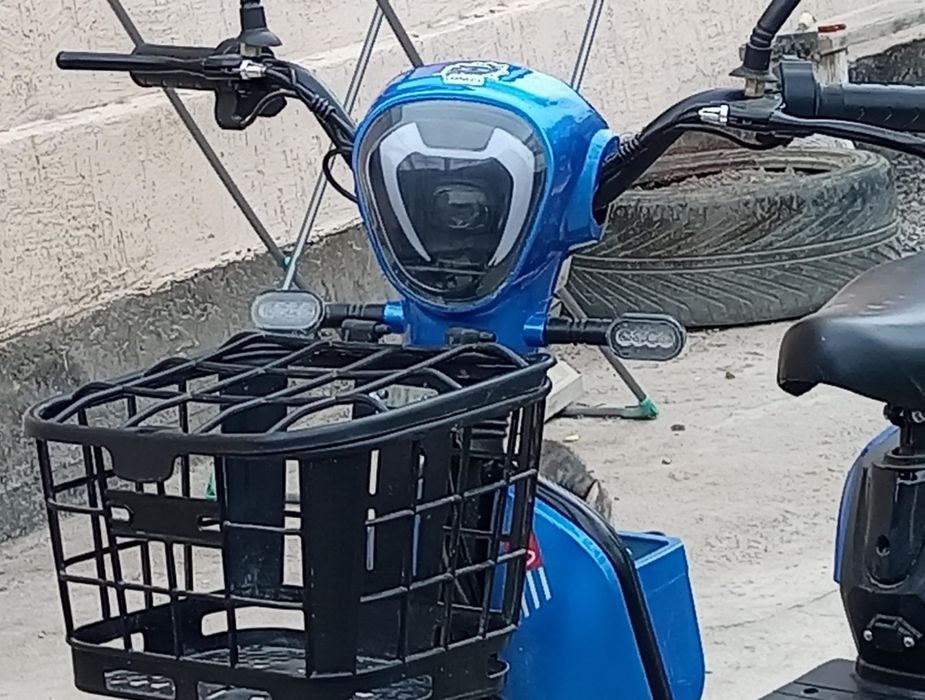 Продам  срочно электроскутер sk8