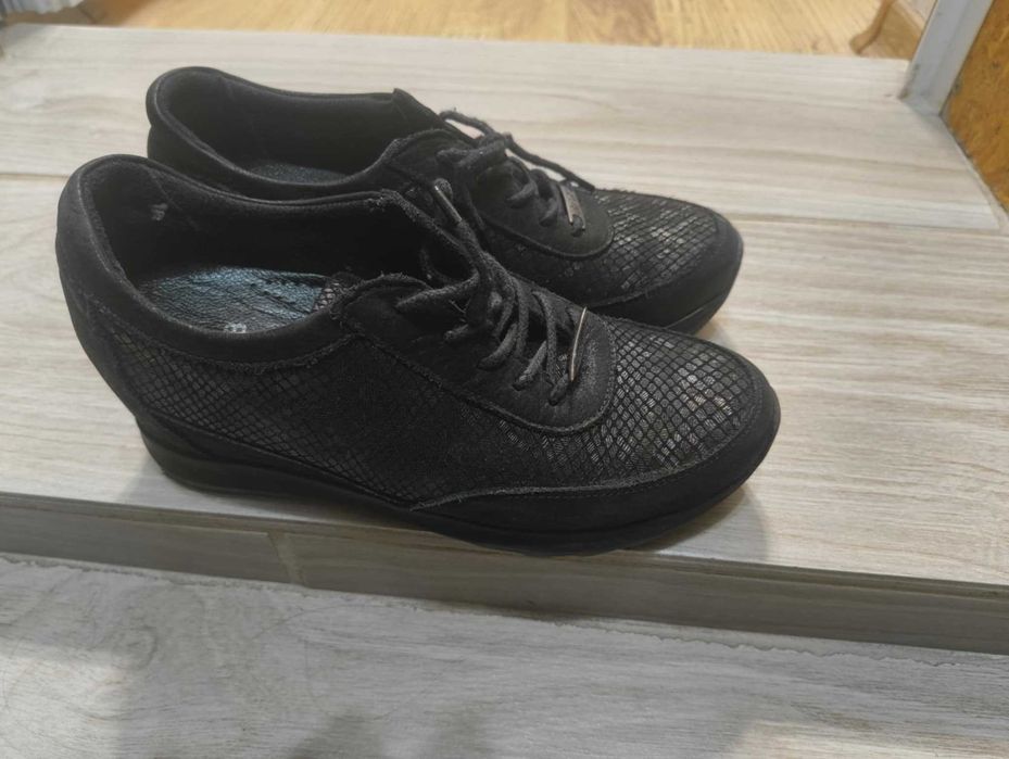 Дамски обувки номер 37