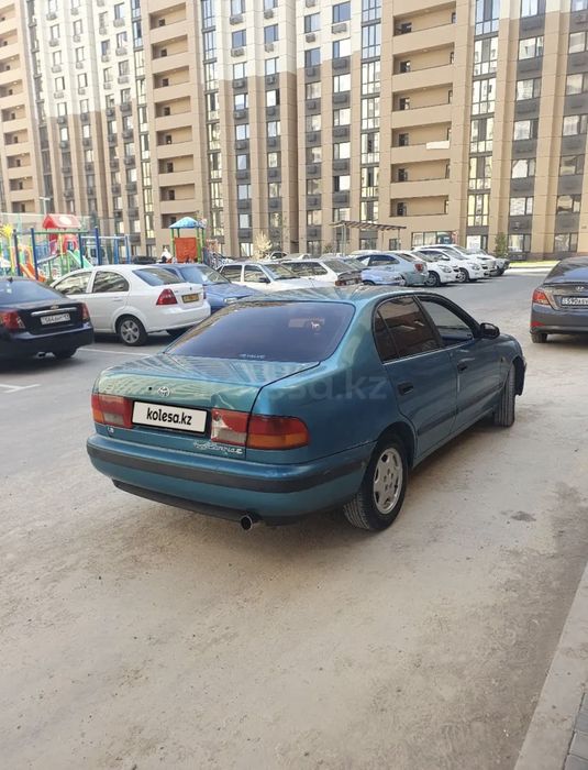 Toyota carina e 1.8