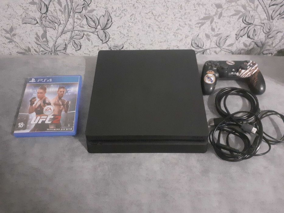 PlayStation 4 slim