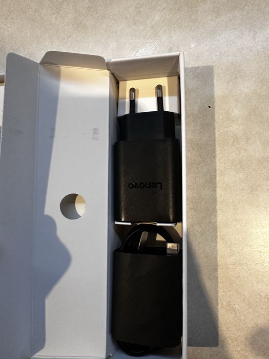 Продавам таблет Lenovo Tab P11