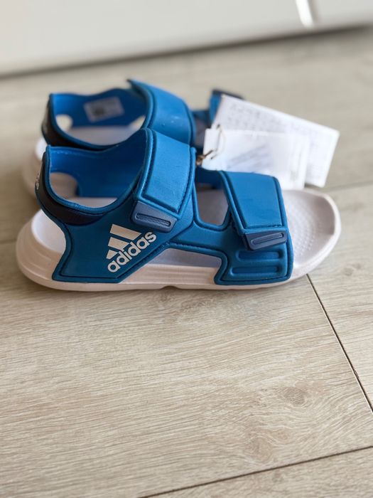 Сандали Adidas номер 32