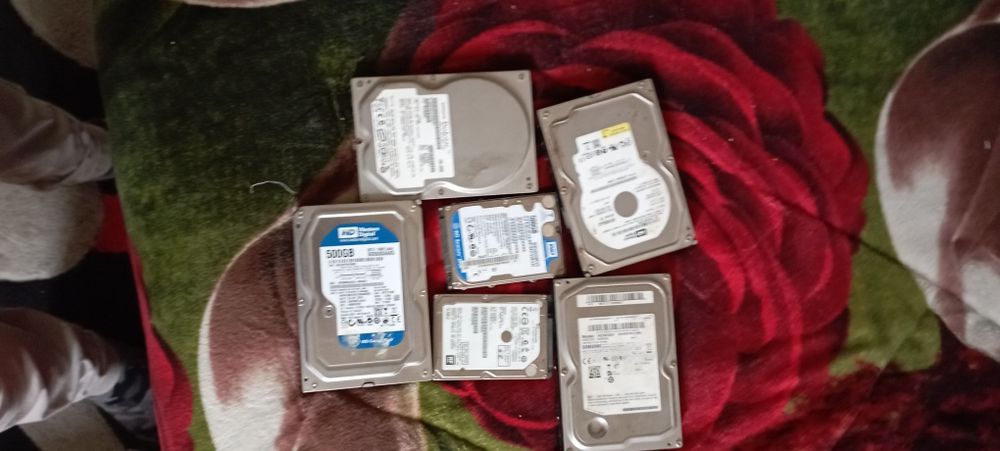 Vând harduri PC laptop