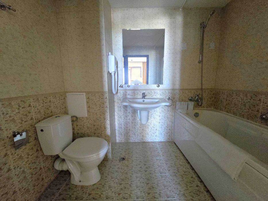 Тристаен апартамент за продажба на 100 метра от Кемпински, Банско