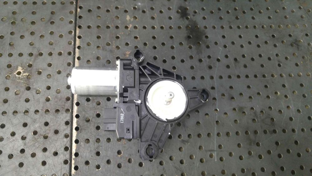 Motoras macara dreapta spate mercedes glc c253 facelift x253 w253 a2139060602
