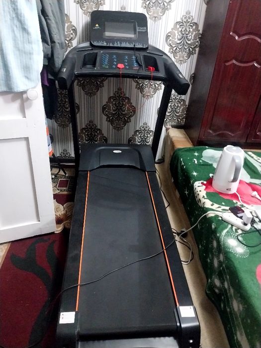 Беговая дорожка сотилади