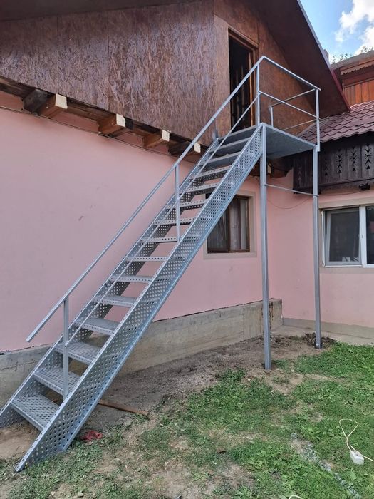 Confectionam scarii metalice zincate exterioare și pentru incendii , p