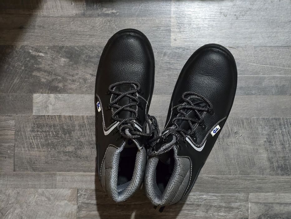 Рабочие ботинки 2 пары 45р новые