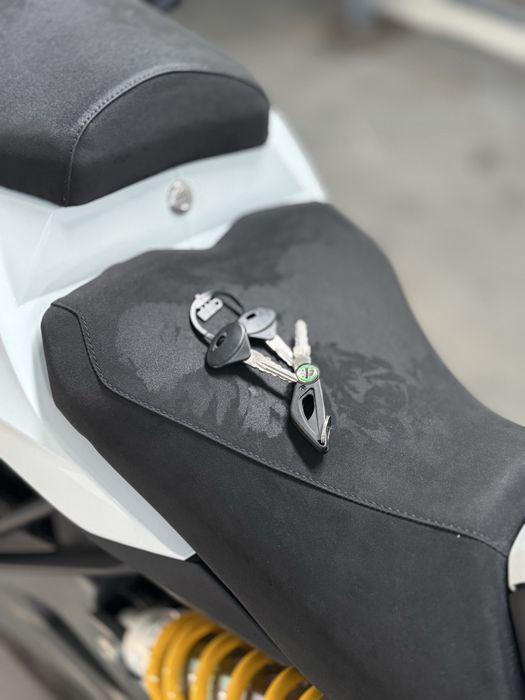 Motocicleta Benelli BN600 R / posibilitate A2