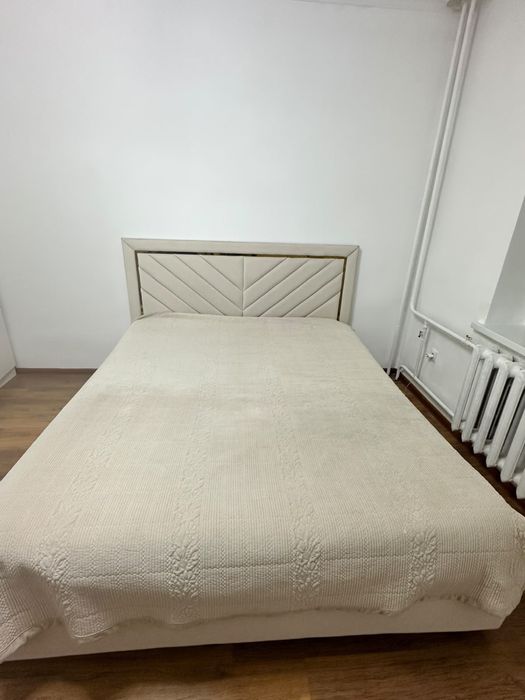 Продам  двуспальную кровать