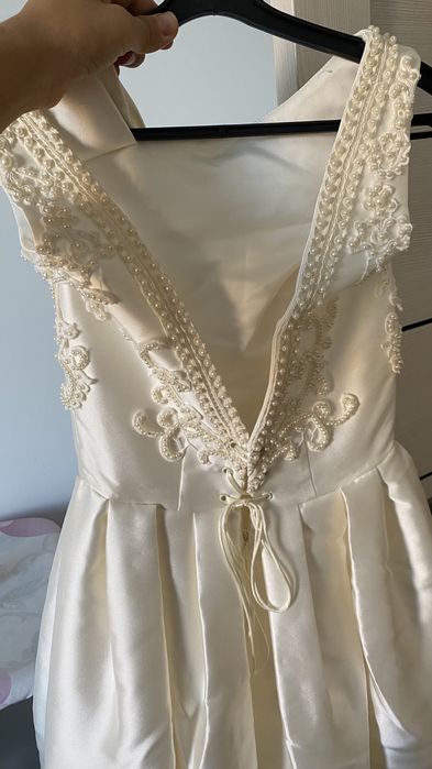 Элегантное свадебное платье