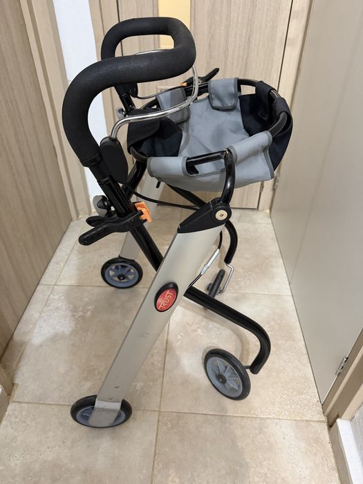 Cadru de mers, persoana in varsta sau recuperare medicala