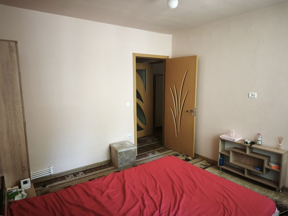 Dau in chirie apartament 2 camere Calea București