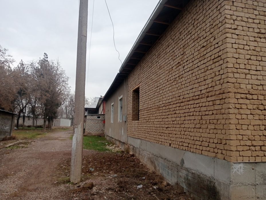 Уй сотилади Ташморяда 6 моих 5 хона 55 000 $ kelishiladi