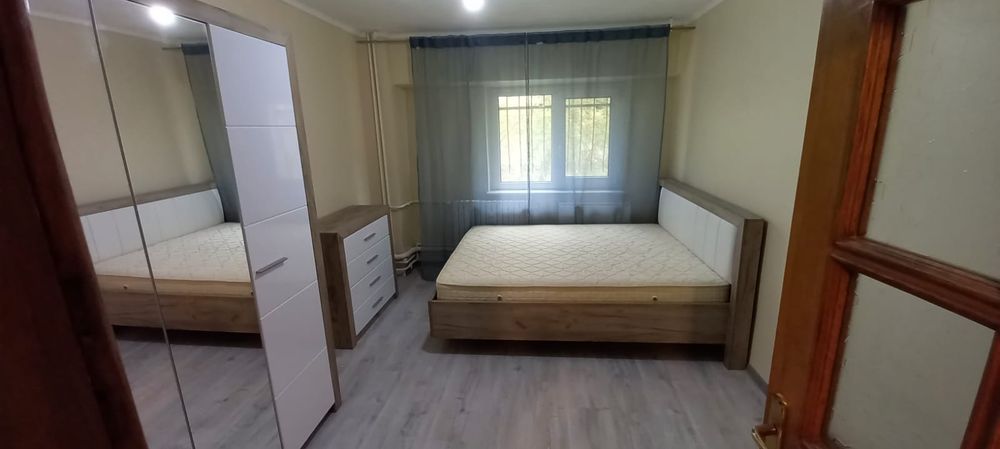 Închiriez apartament