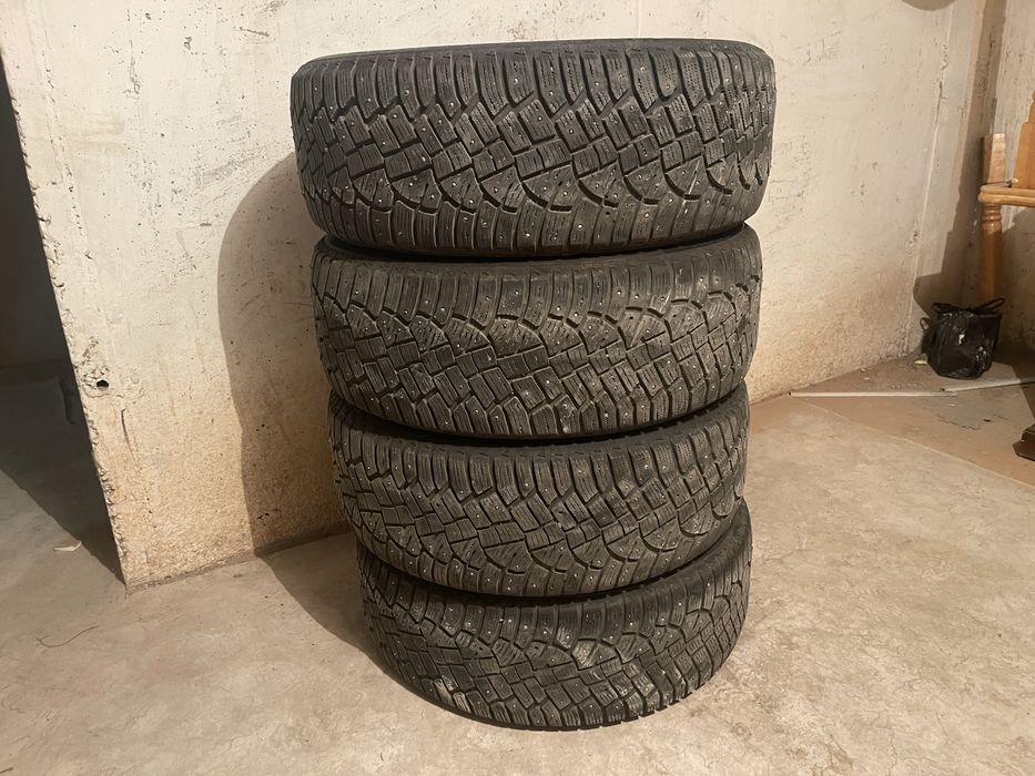 Продам зимняю резину 235/55/R18 Continental