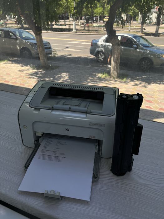 Принтер HP в хорошем состоянии