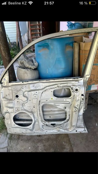 Правая дверь тойта 4раннер 2005г