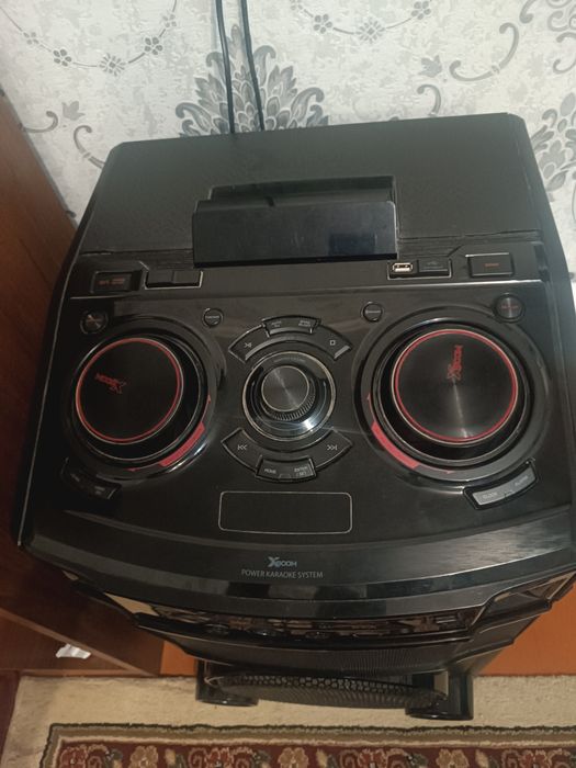 Музыкальный центр LG