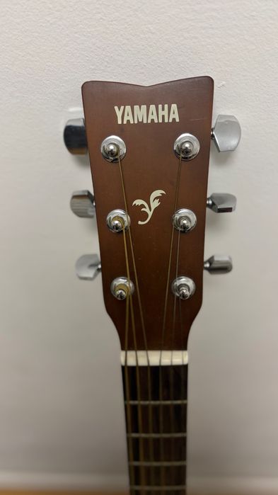 Акустическая гитара