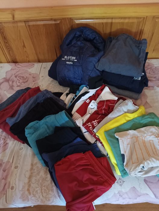 Много дрешки за момченце на 10-11