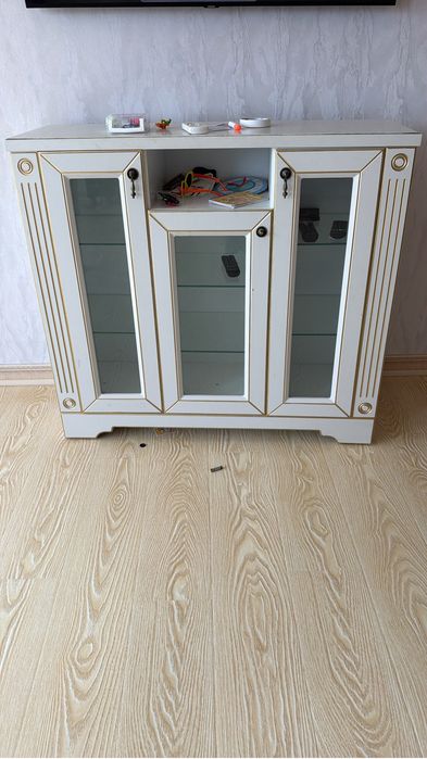 Продается тумба под тв