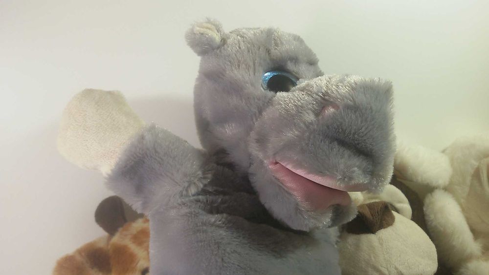 Лот 4 кукли за ръце