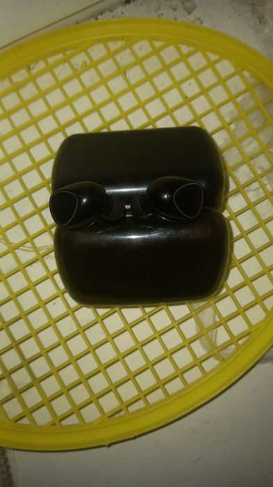 Simsiz quloqchin  holtai yaxshi ishaltigan lekin ovozi yaxshi