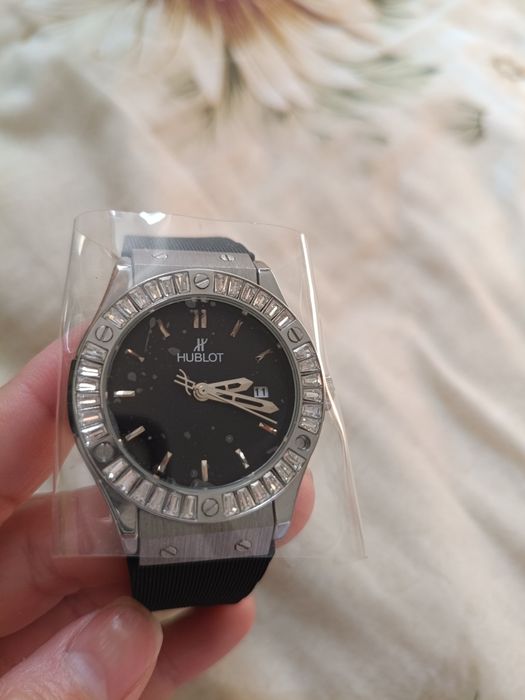 Часы женские HOBLOT