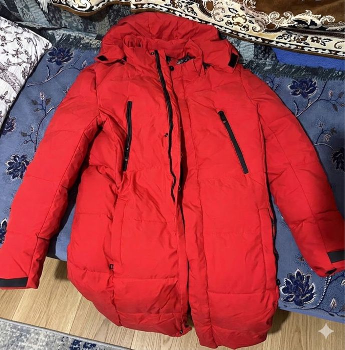 Продам красную Куртку