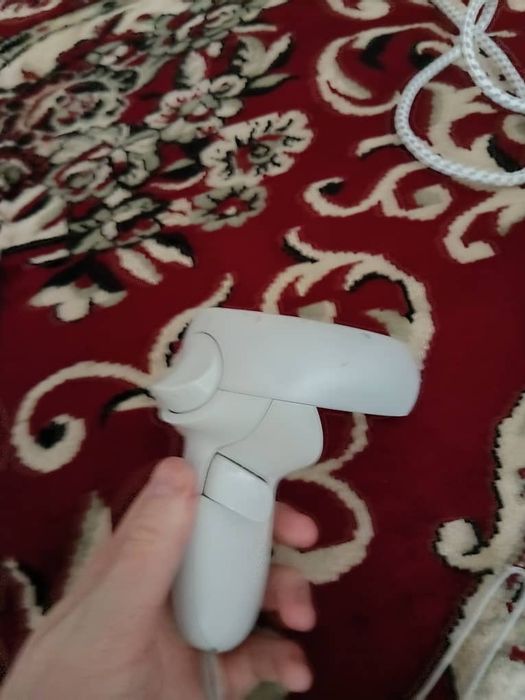 Продаю VR очки Oculus quest 2