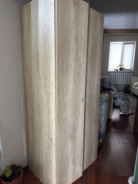 Шкафы офисные  в количестве 2 штук