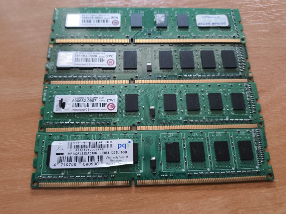 4. плашки памяти (DDR3, 8GB)