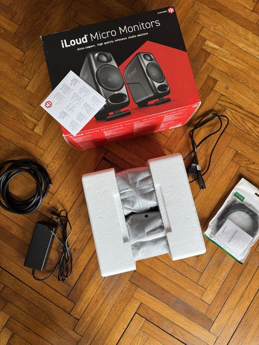 iLoud Micro Monitoare Studio (IK Multimedia)