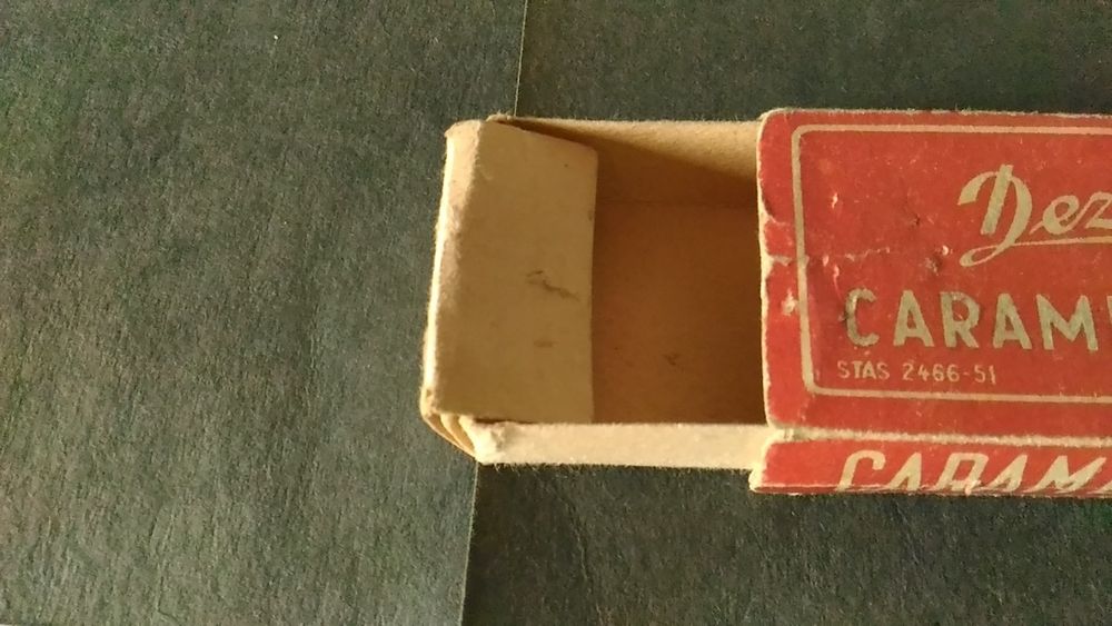 Cutie caramele cu lapte Dezrobirea