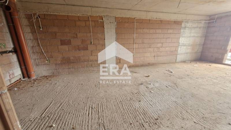 Продава се Четиристаен апартамент в Варна, м-т Св. Никола - 158 кв.м за 2108 €/кв.м - Снимка #2