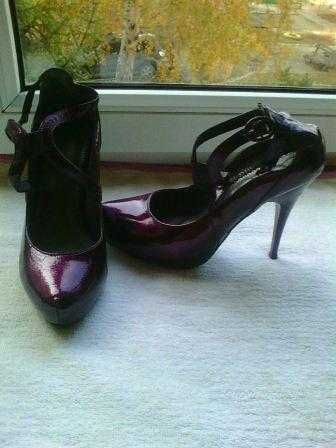 продам женские туфли.