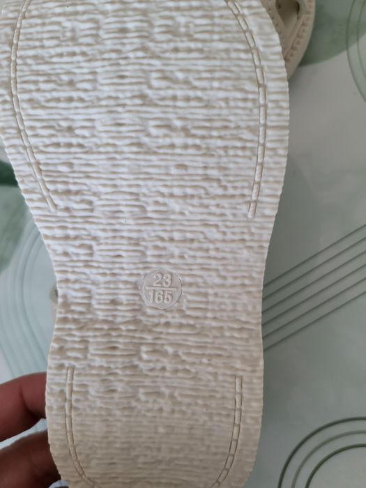 Продам обувь для девочек, новое,размер 23