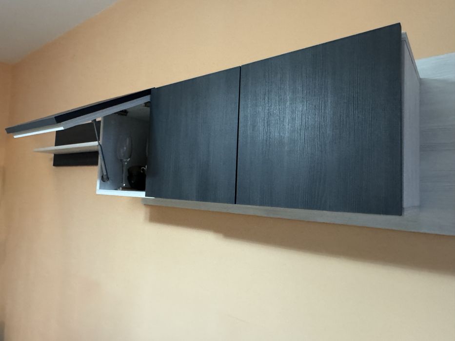 Холна секция в бяло и черно