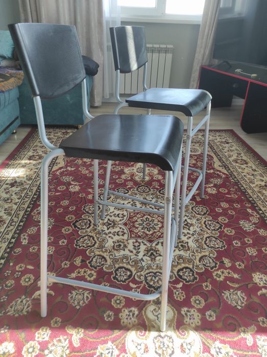 Барные  стулья  .