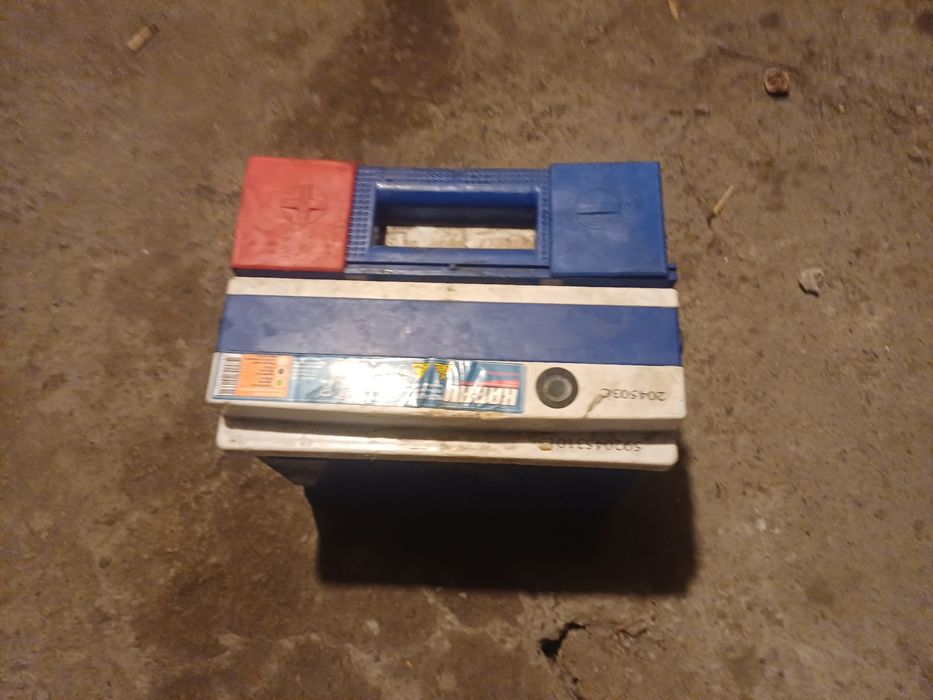 Акумулятор  почти новый