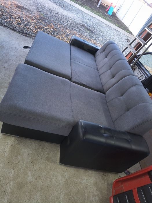 Vând canapea extensibila cu lada depozitare