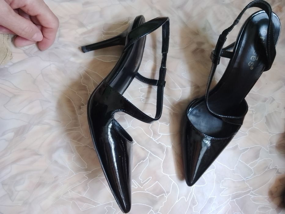 Пролам женскую обувь 33, 34, 35 размера